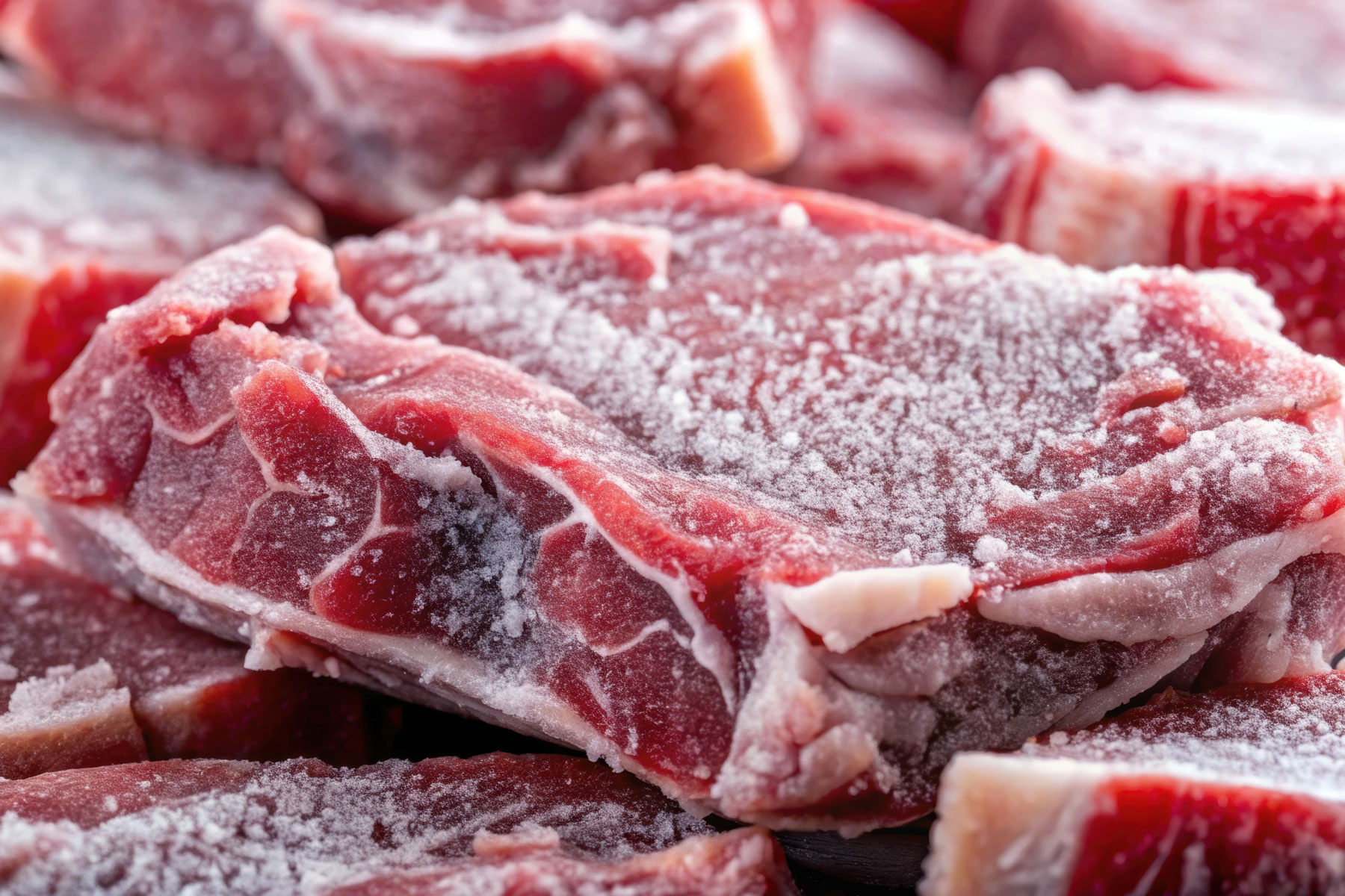 Carne fresca o congelata? Vantaggi, differenze e quando scegliere l’una o l’altra